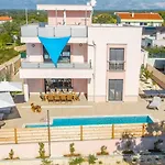 Karizma - Sea View, Swimming Pool, Hot Tub, Brijuni, Fazana, 别墅 佩罗杰