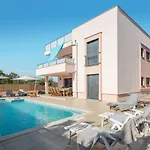 Karizma - Sea View, Swimming Pool, Hot Tub, Brijuni, Fazana, 别墅