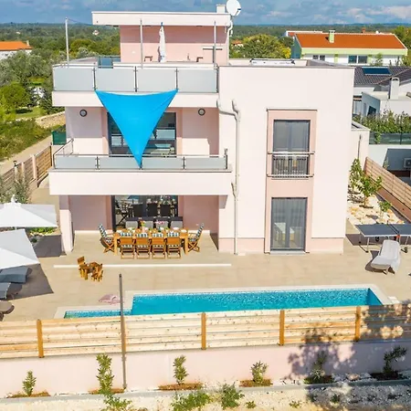 Karizma - Sea View, Swimming Pool, Hot Tub, Brijuni, Fazana, Villa Peroj