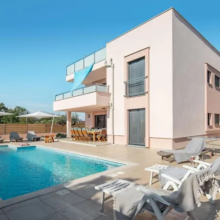 Karizma - Sea View, Swimming Pool, Hot Tub, Brijuni, Fazana, Villa
